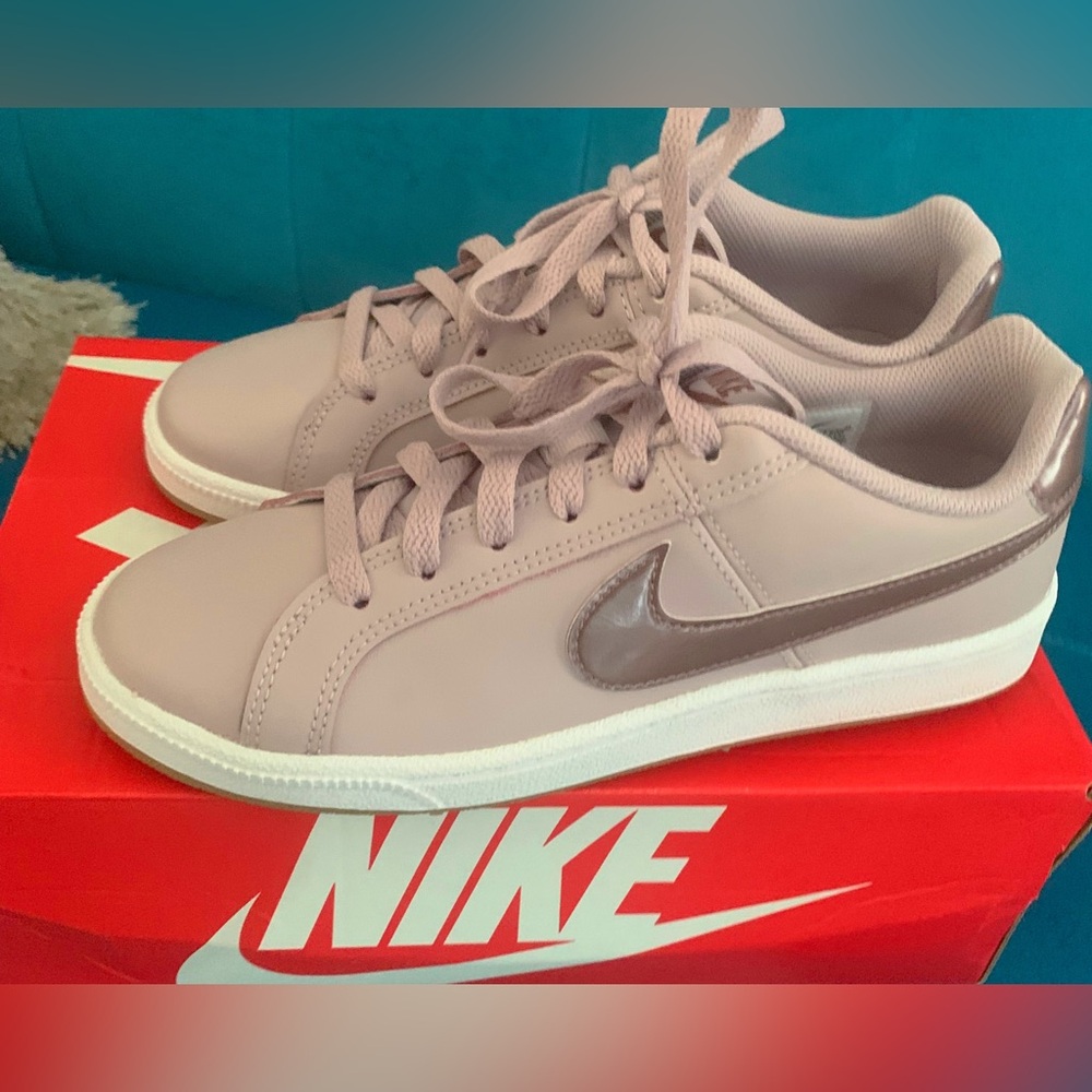 Nike Court Royale - Womens, size 6.5 - New with Box